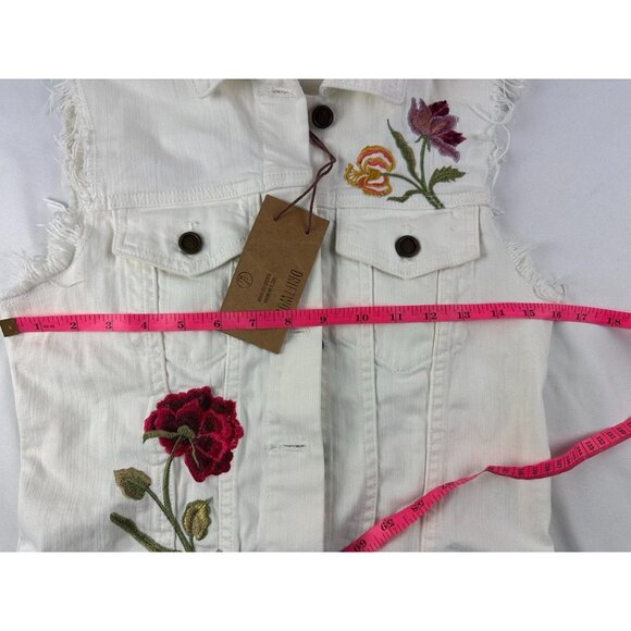 NWT Driftwood Vega White Denim Boho Floral Embroidered Vest Size XS Gypsy Festiv - Picture 6 of 7